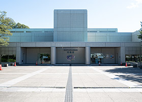 秋田市立中央図書館明徳館