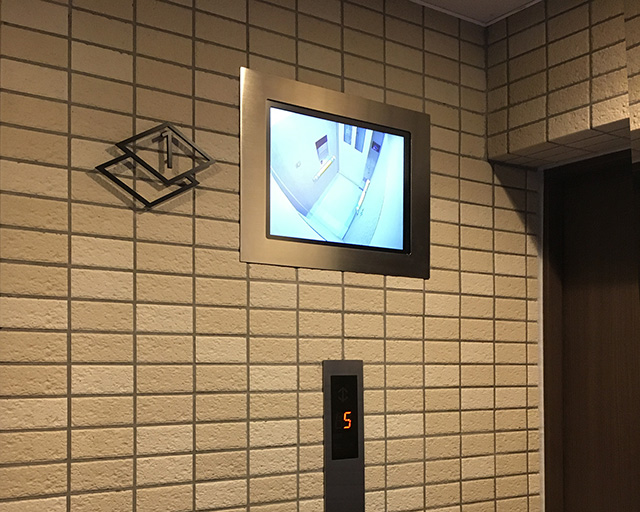 エレベーター内モニター